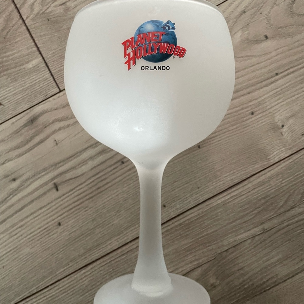 Planet Hollywood Frosted Glass Goblets - Set of 2 Collectables - Picture 2 of 12
